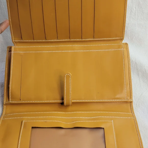 *SOLD ON ANOTHER PLATFORM* Vintage Gucci Micro GG Continental Leather Wallet - Picture 9 of 15